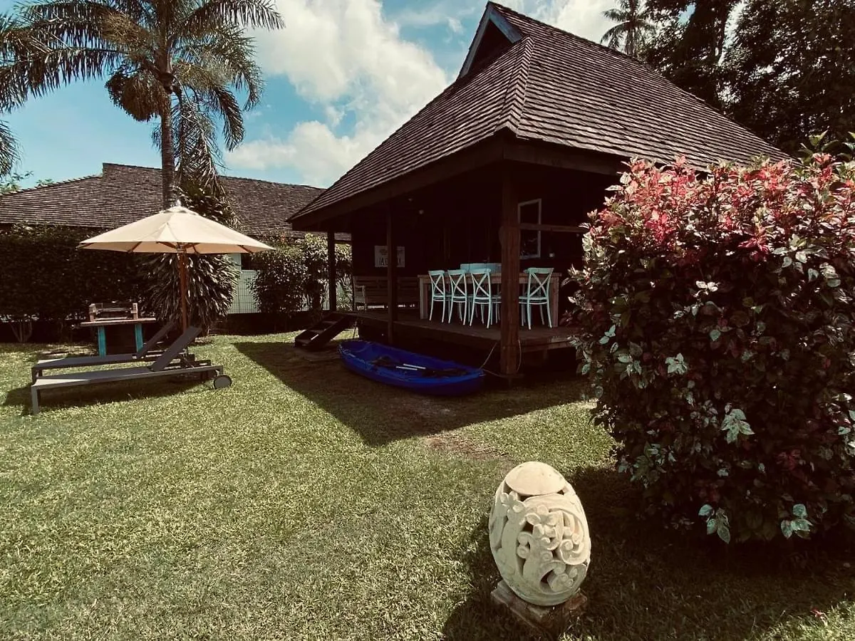 Moorea Dolphin Lodge
